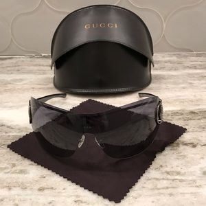 Gucci GG2711 like new authentic sunglasses